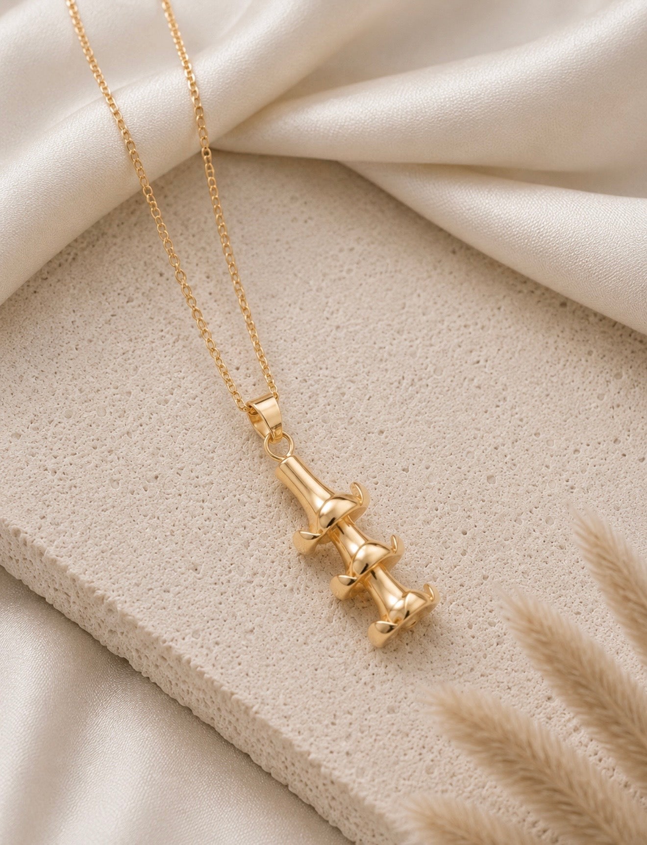 puakenikeni necklace