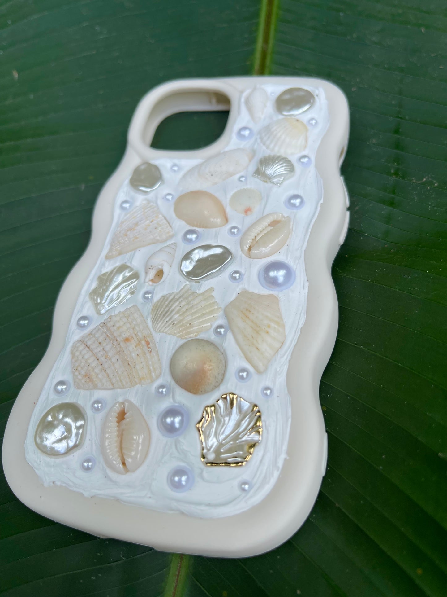 "pearlie girlie" phone case