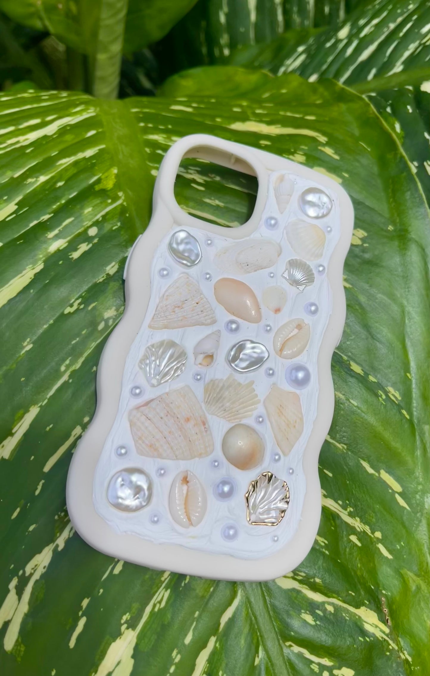 "pearlie girlie" phone case