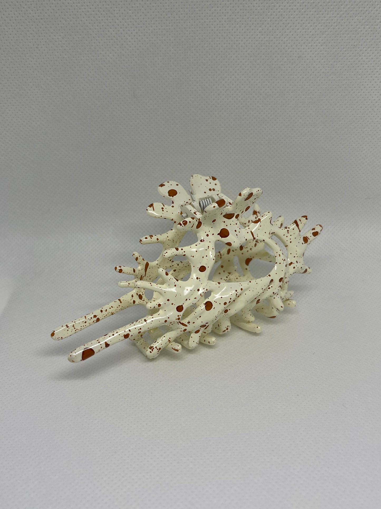 “conch” clip