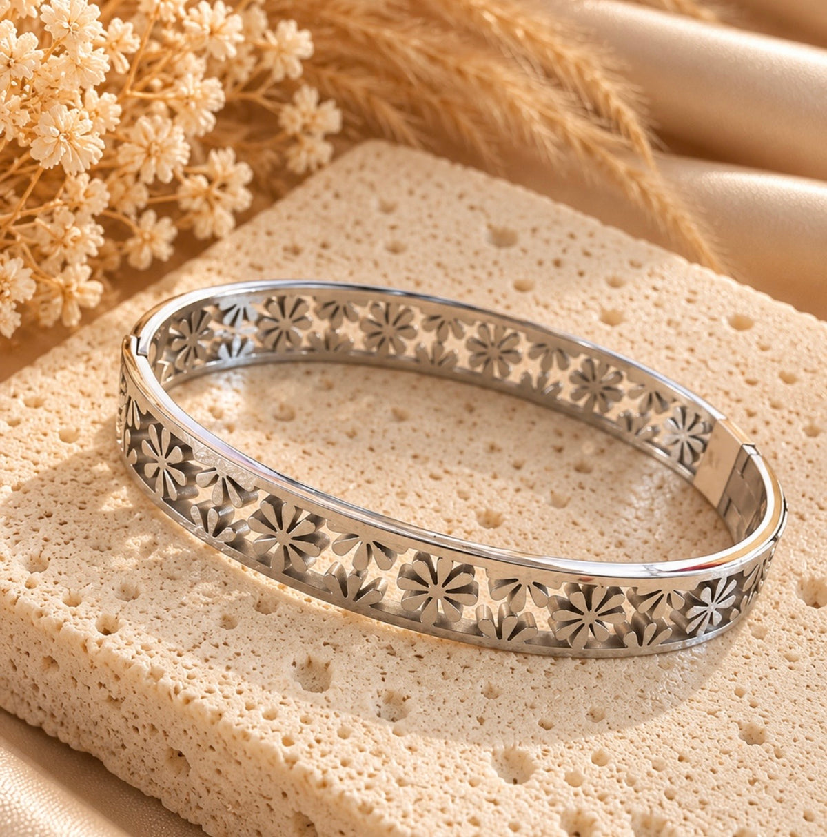 miss daisy bangle silver