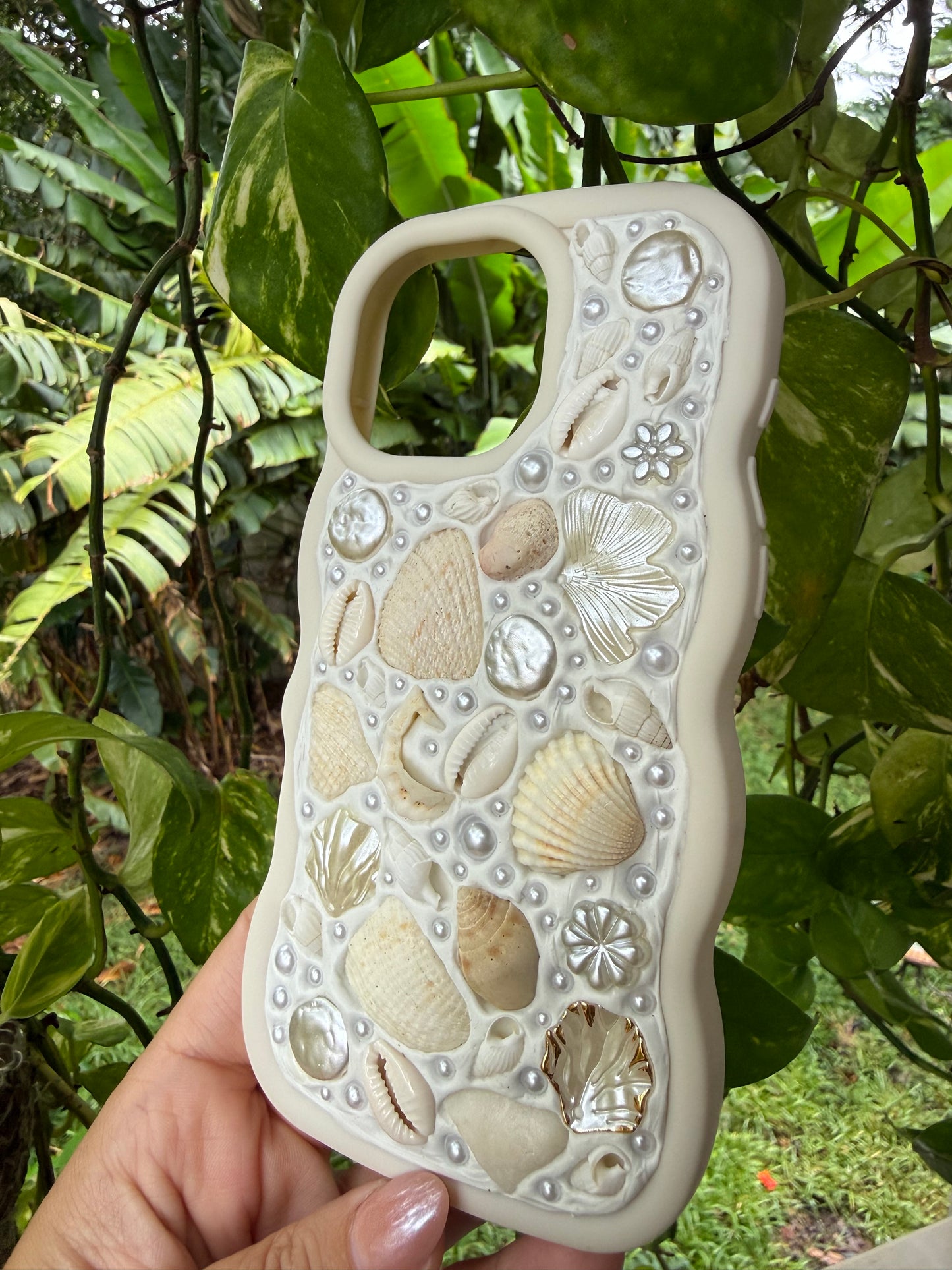 "pearlie girlie" phone case
