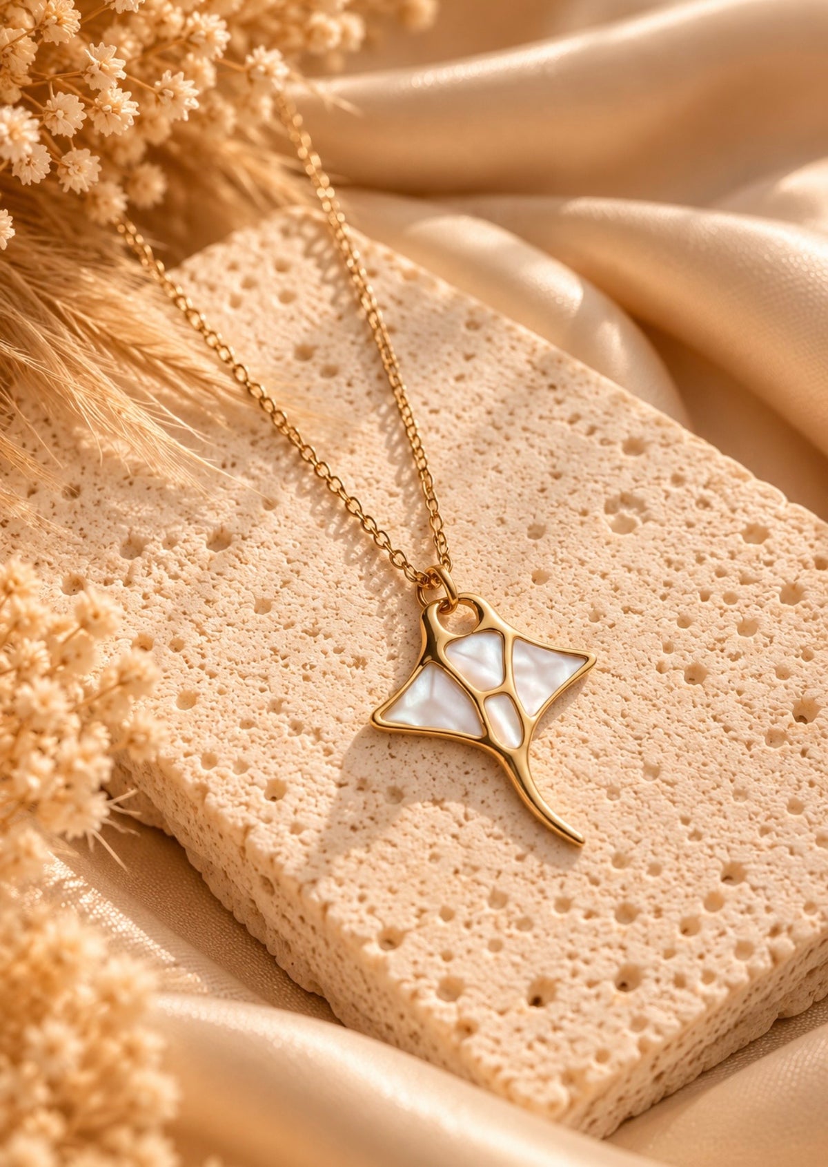 manta ray necklace