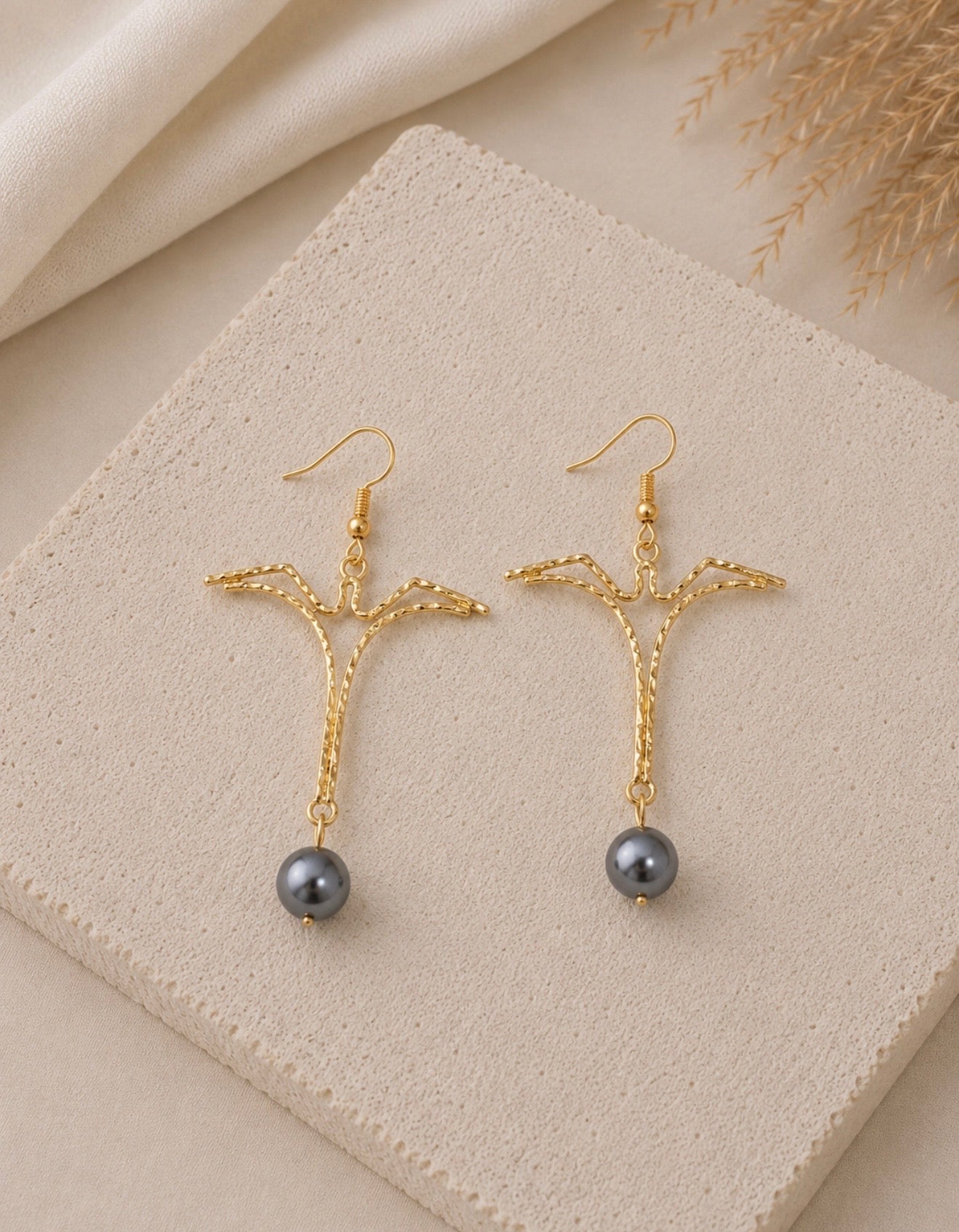 iwa pearl earrings