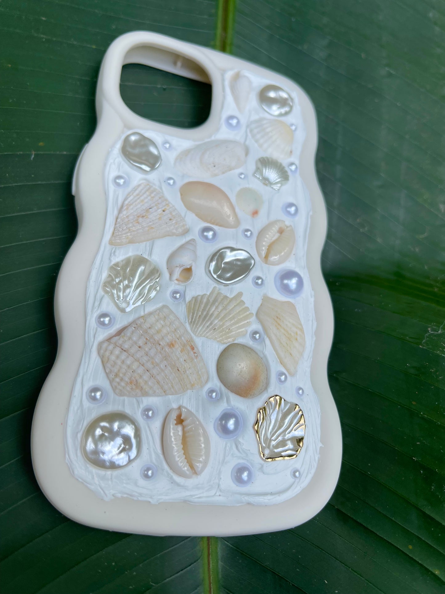 "pearlie girlie" phone case