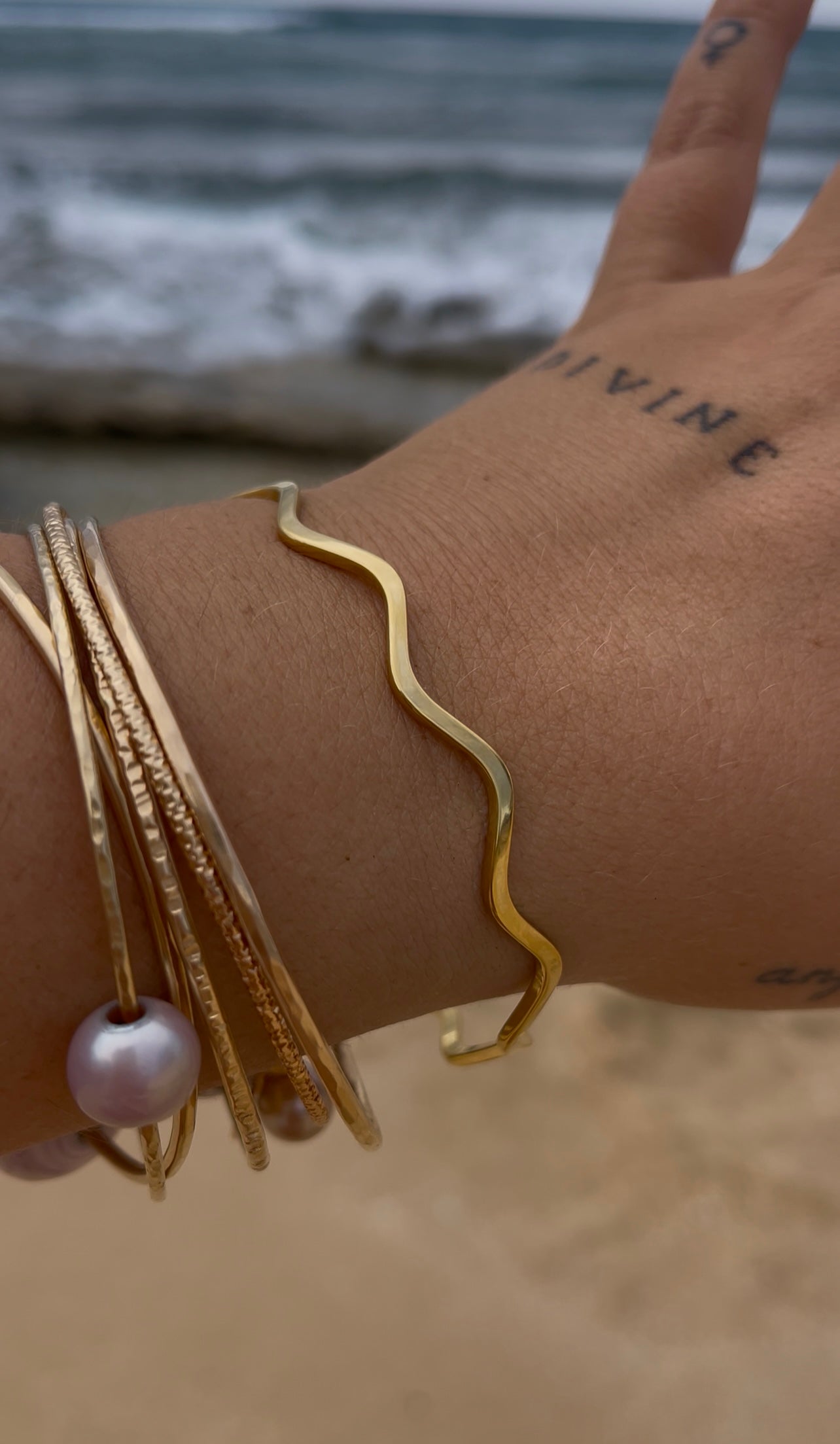 wave bangle