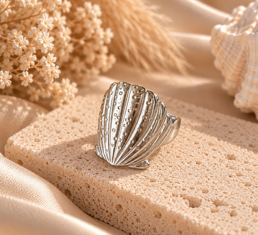 silvy shell ring