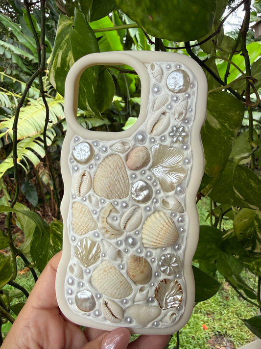 "pearlie girlie" phone case