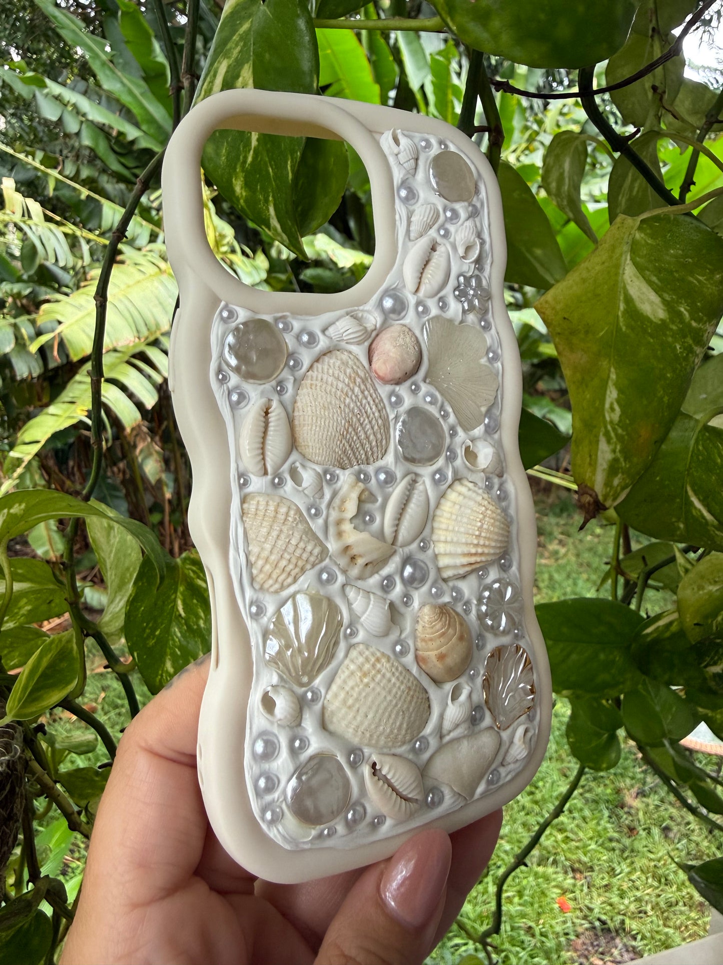 "pearlie girlie" phone case