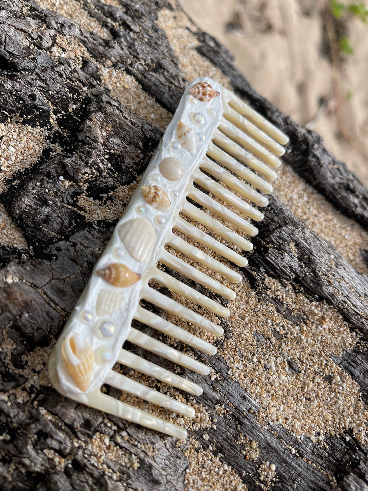 tan minimaid comb