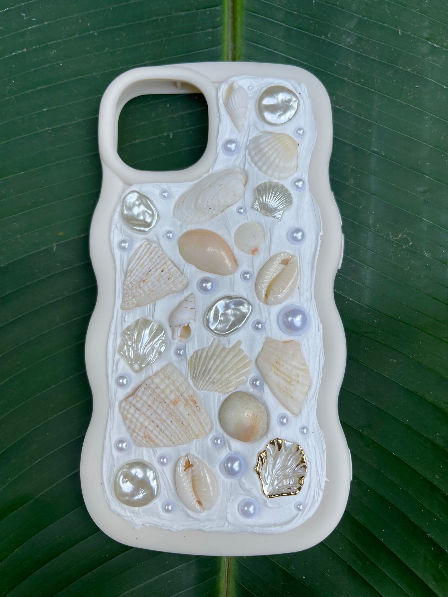 "pearlie girlie" phone case