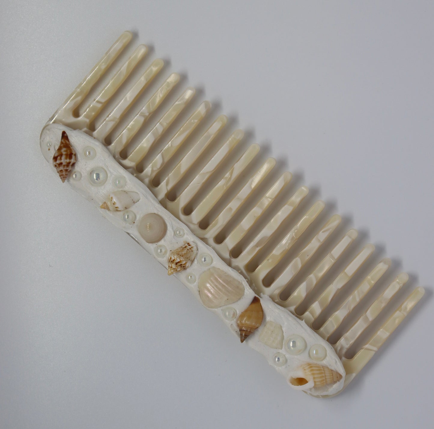 tan minimaid comb