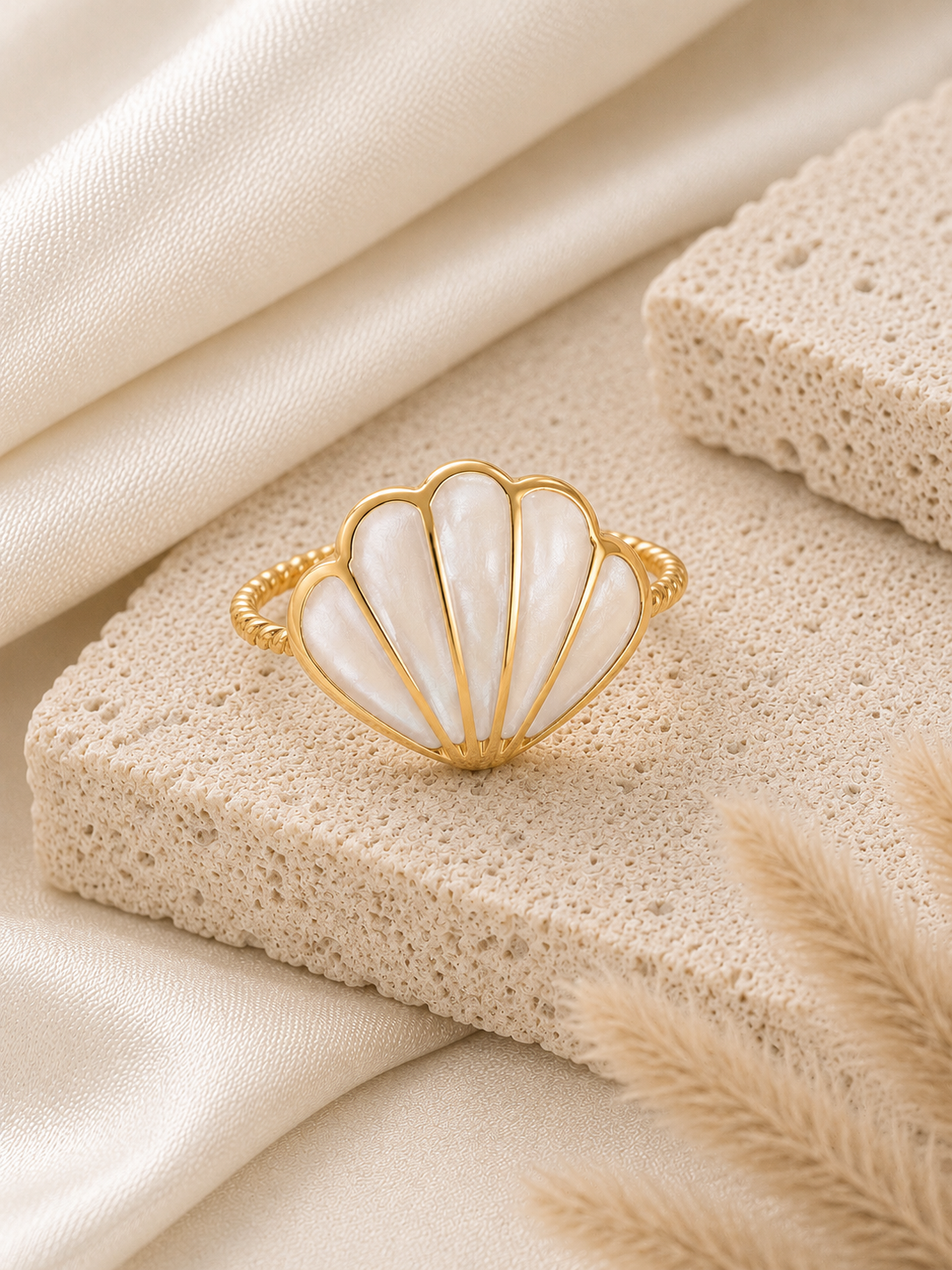 anela shell ring